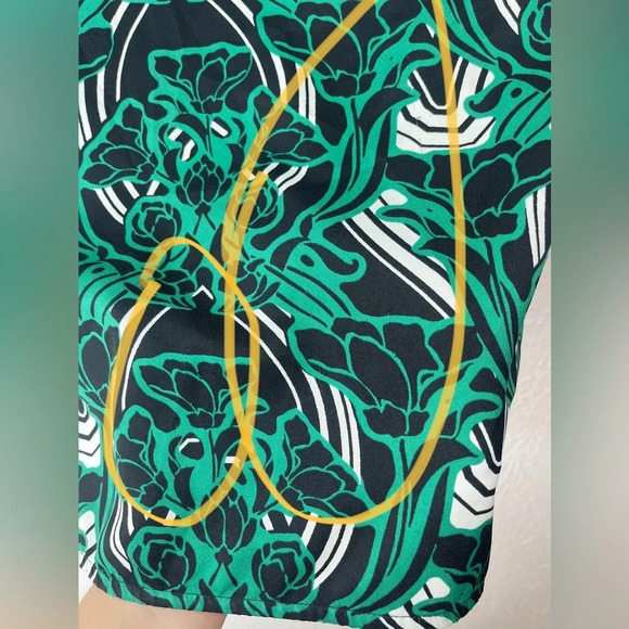 J. Crew Green Black Retro Floral Popover Blouse Top Women’s 2 Summer Business - Picture 11 of 15